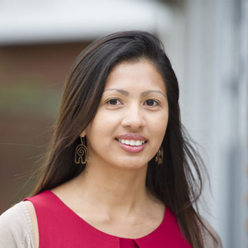 Dr. Stefania Paredes Fuentes